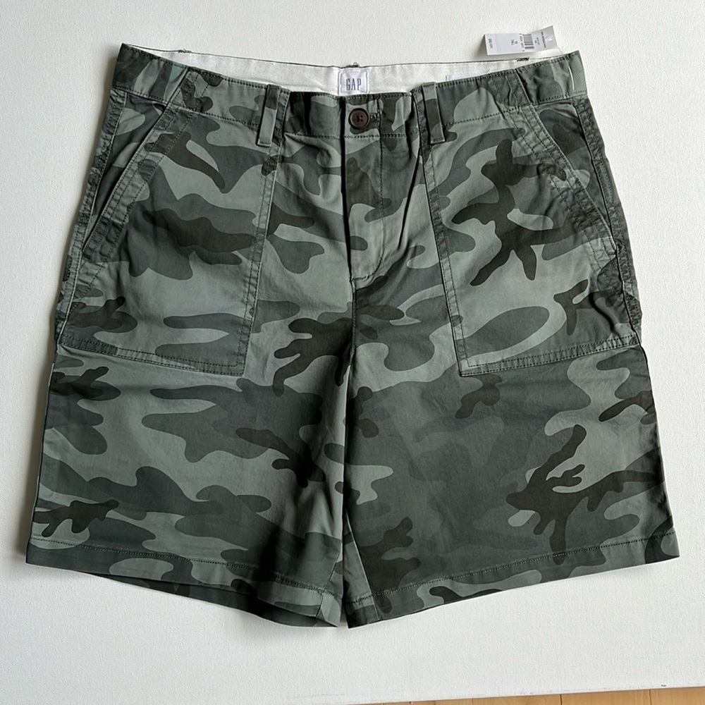 Gap NWT Girlfriend Cotton Chino Shorts In Camo Print- Green- Size 10 TALL